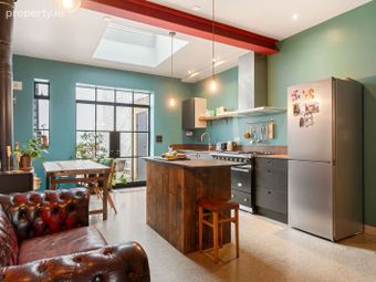 28 The Coombe, Dublin 1 - Image 3