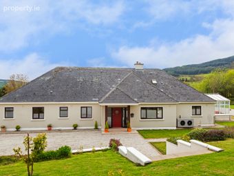 Rossdowne House, Grove Meadow, Ballinahinch Lower, Newtownmountkennedy, Newtownmountkennedy, Co. Wicklow