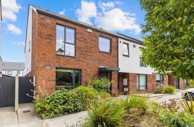 18 White Pines Drive, Stocking Avenue, Rathfarnham, Dublin 16 - Click to view photos
