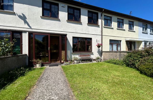 'bromac' 20 Crossroads, Killaloe, Co. Clare - Click to view photos