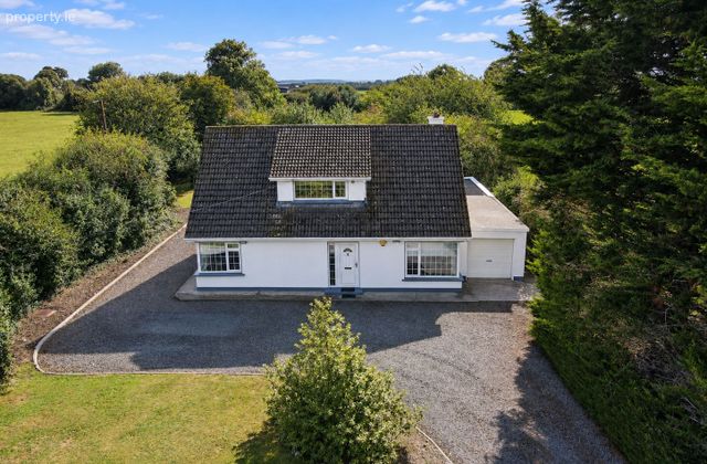 Clonadacasey, Portlaoise, Co. Laois - Click to view photos