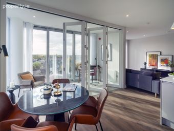 Apt 18 Gate House, The Locks, Charlemont Square, Dublin 2 - Image 5