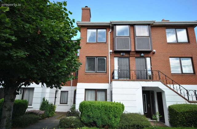 Eglinton Wood, Donnybrook, Dublin 4 - Click to view photos