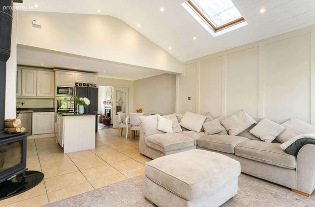 19 Woodvale Avenue, Clonsilla, Dublin 15, Clonsilla, Dublin 15 - Click to view photos