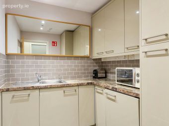 76 Thomas Street, Dublin 8, Dublin, Christchurch, Dublin 8 - Image 3