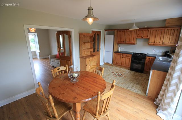143 Curragh Woods, Frankfield, Douglas, Co. Cork - Click to view photos