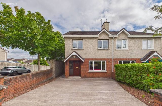 16 The Heathers, Classes Lake, Ballincollig, Co. Cork - Click to view photos