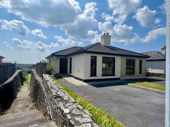 12 Racecourse Hill, Clifden, Co Galway, Clifden, Co. Galway