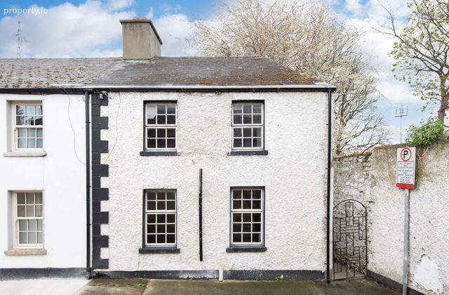 12 The Crescent, Donnybrook Road, Donnybrook, Dublin 4 - Click to view photos
