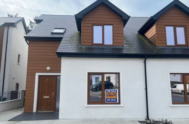 19 Carraig Naofa, Durrus, Durrus, Co. Cork - Click to view photos