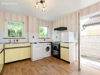 18 Coolmine Boulevard, Blanchardstown, Dublin 15, Blanchardstown, Dublin 15 - Image 5