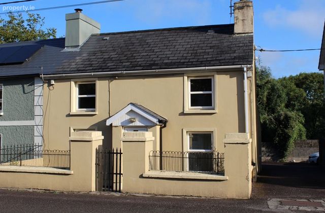 15 Castle Road, Bandon, Bandon, Co. Cork - Click to view photos