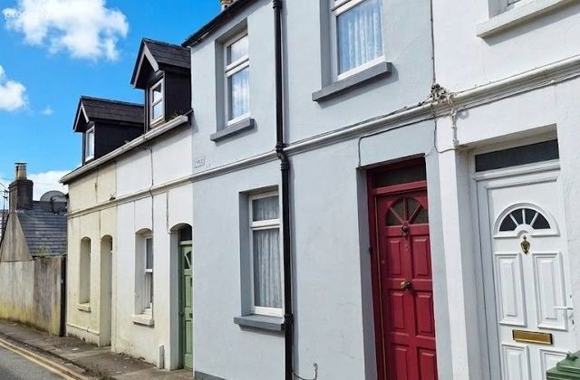 3 Hollyville, Curragh Road, Turners Cross, Co. Cork - Click to view photos