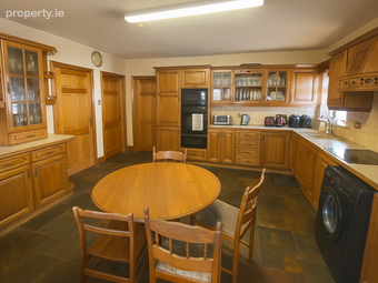 Acorn House Bed And Breakfast, Acorn House, 6 Woodhaven, Merlin, Co. Galway - Image 3
