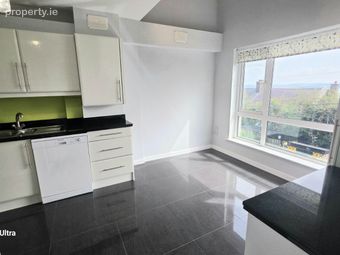 18 Marine Gates, Carrignafoy, Cobh, Co. Cork - Image 4