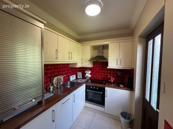31 Glenmore, College Road, Bohermore, Co. Galway - Image 4