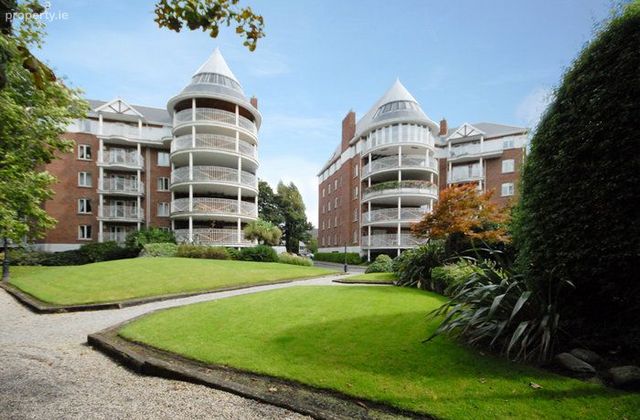 The Sweepstakes, Ballsbridge, Dublin 4 - Click to view photos