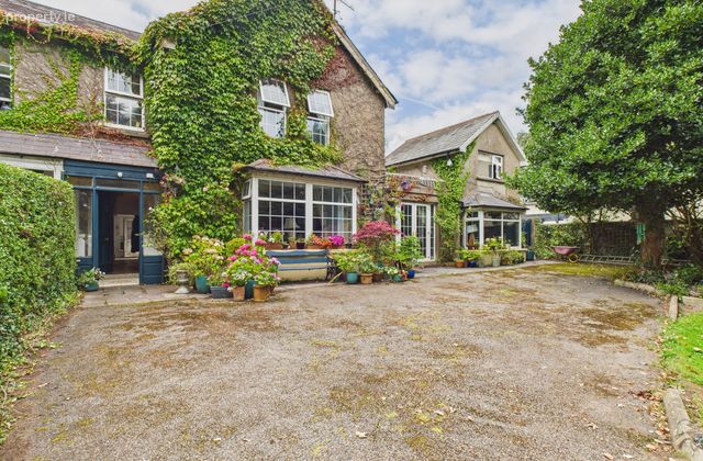 1 Midvale, Cove Road, Tramore, Co. Waterford - Click to view photos