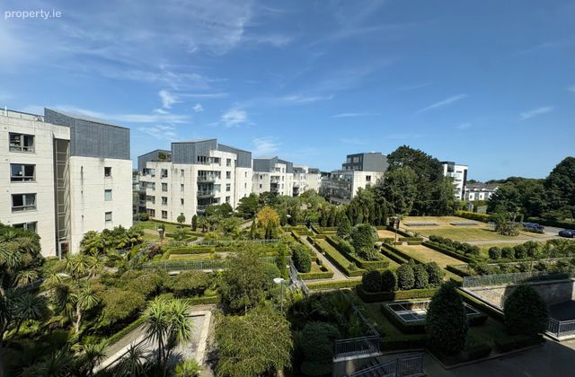 145 Beechwood Court, Stillorgan, Co Dublin, Stillorgan, Co. Dublin - Click to view photos