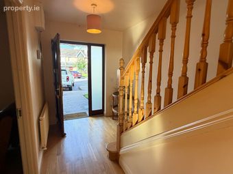 5 Chestnut Mews, Cluain Ard, Cobh, Co. Cork - Image 2
