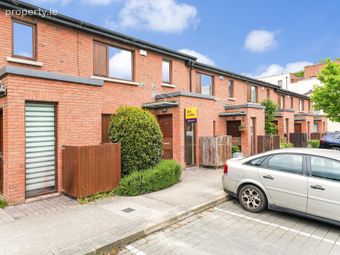 18 Castlegate Green, Adamstown, Co. Dublin, Adamstown, Co. Dublin - Image 2