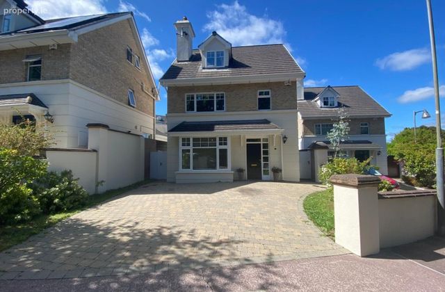 25 Clarkes Wood, Mount Oval Village, Rochestown, Co. Cork - Click to view photos