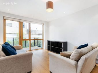 Apartment 7, Newtown Hall, Hazelbrook Square, Whitehall Road, Churchtown, Dublin 14 - Image 4