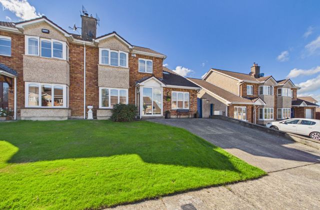 48 Castle Court, Waterford Road, Carrickbeg, Carrickbeg, Co. Tipperary - Click to view photos