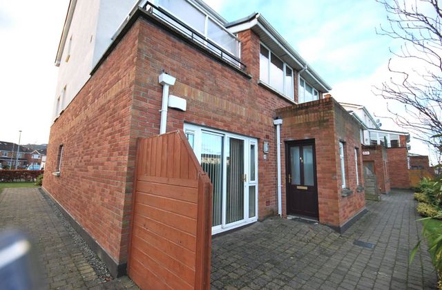 Carrigmore Gardens, Citywest, Co. Dublin - Click to view photos