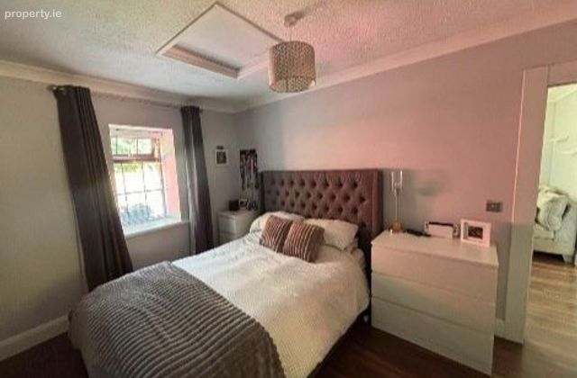 Aylesbury, Tallaght, Dublin 24 - Click to view photos