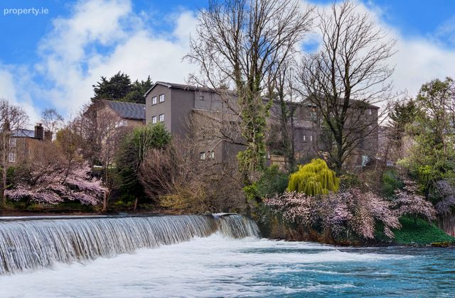 Apartment 15, Errigal House, Eglinton Court, Donnybrook, Dublin 4 - Click to view photos