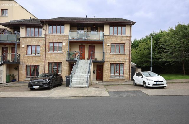 4 Belarmine Place, Stepaside, Dublin 18 - Click to view photos