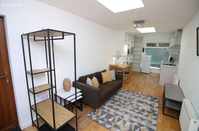 Sunny Lodge, Priests Hill, Glounthaune, Co. Cork - Click to view photos