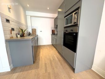 Apartment 39, Trinity Plaza, Dublin 2 - Image 4