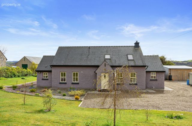 Coolagoree View, 2 Gortaderra, Scarriff, Scarriff, Co. Clare - Click to view photos