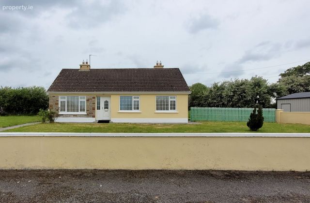 Killeroran, Ballygar, Ballygar, Co. Galway - Click to view photos