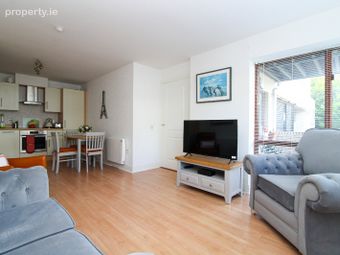 60 Hunter's Hall, Hunter's Place, Ballycullen, Dublin 24, Ballycullen, Dublin 24 - Image 4
