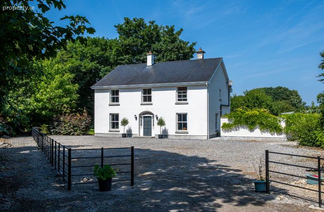 Sandybay House, Creaghduff, Coosan, Athlone, Co. Westmeath - Click to view photos