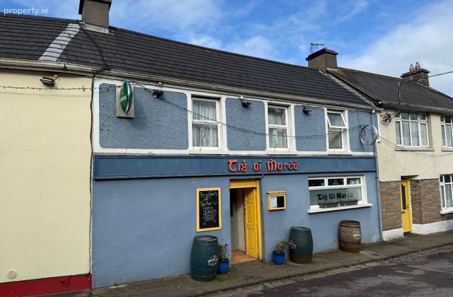 Tigh U Mhurchu, Ballyferriter, Co. Kerry - Click to view photos