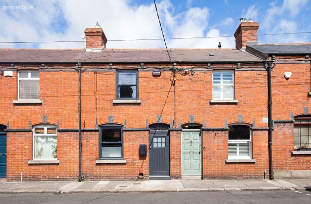 27 Aberdeen Street, North Circular Road, Stoneybatter, Dublin 7 - Click to view photos