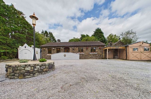 Gortatlea, Tralee, Ballymacelligott, Co. Kerry - Click to view photos