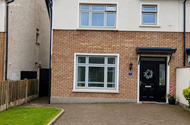 40 The Lawn, Janeville, Carrigaline, Co. Cork - Click to view photos