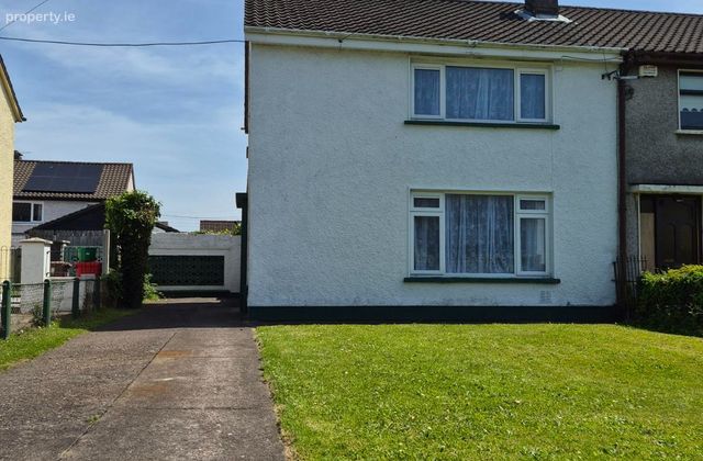36 Ardmanning Avenue, Togher, The Lough, Co. Cork - Click to view photos