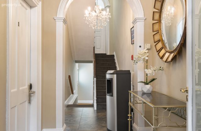 10 Pembroke Street Upper, Dublin 2 - Click to view photos