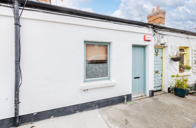 39 Hammond Street, Dublin 8 - Click to view photos