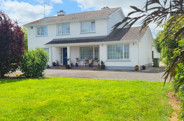 Quarry Springs, Convent Road, Roscommon Town, Co. Roscommon - Click to view photos