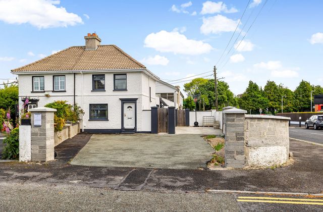 925 Moorefield Crescent, Newbridge, Co. Kildare - Click to view photos