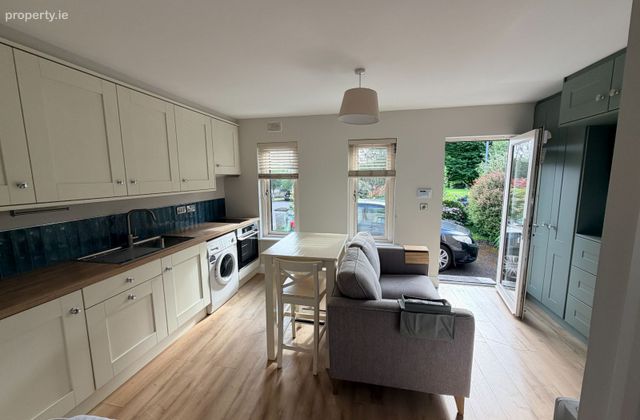 College Grove, Clane, Co. Kildare - Click to view photos