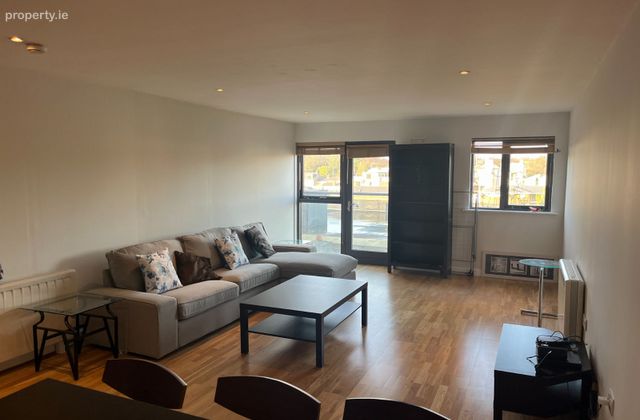 Hyde Square, Kilmainham, Dublin 8 - Click to view photos