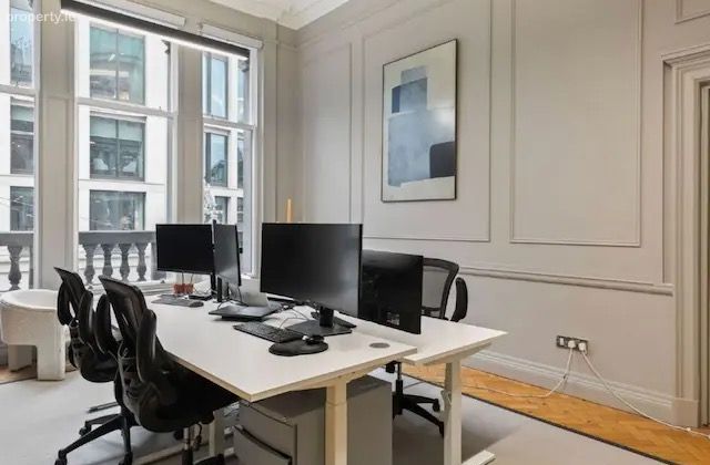 Morrison Chambers, Nassau Street, Dublin 2 - Click to view photos